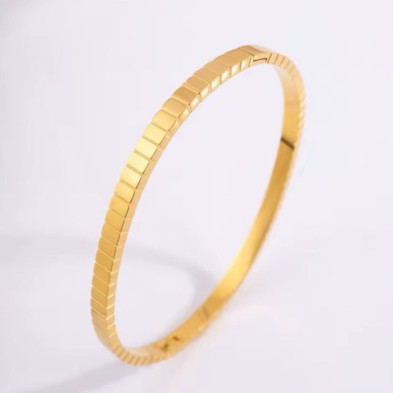 Pulsera Esclava diseño Escamado dorada