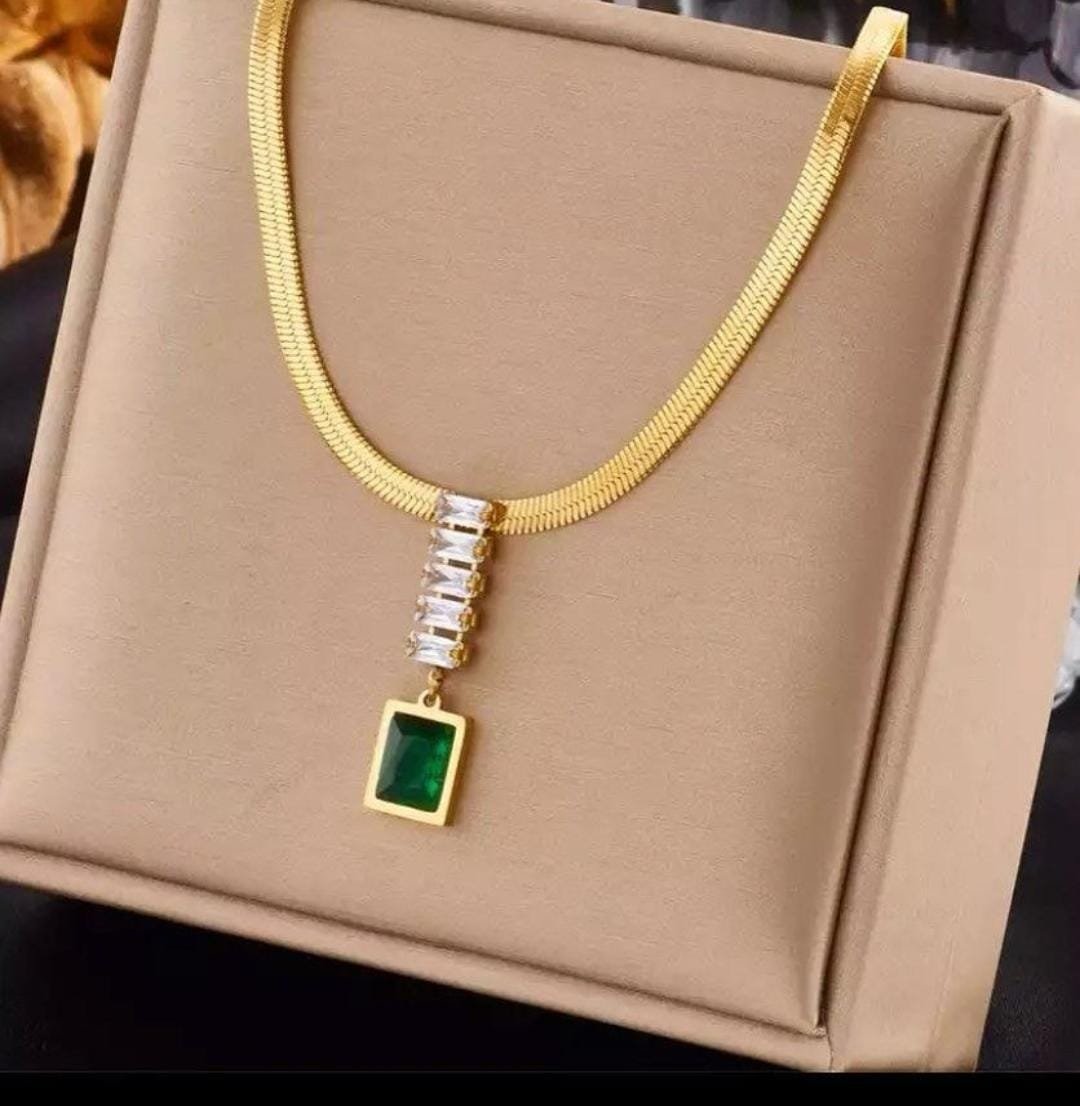 Collar Gargantilla Cristal Verde Esmeralda